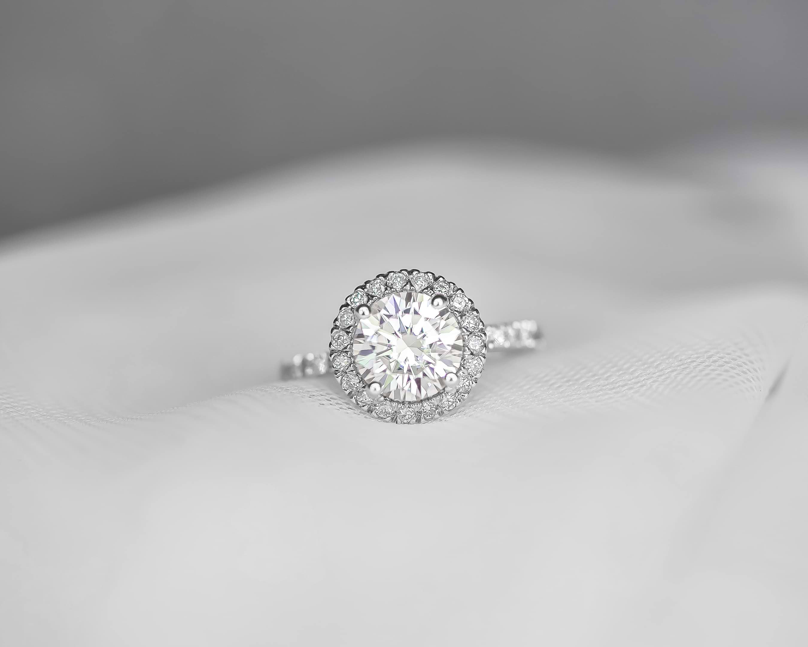 Round Halo Diamond Engagement Ring 14K White Gold (2.50ct)