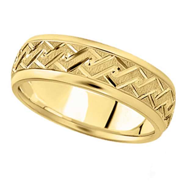 Men's Fancy Carved Comfort-Fit Wedding Band in 18k Yellow Gold (7mm)