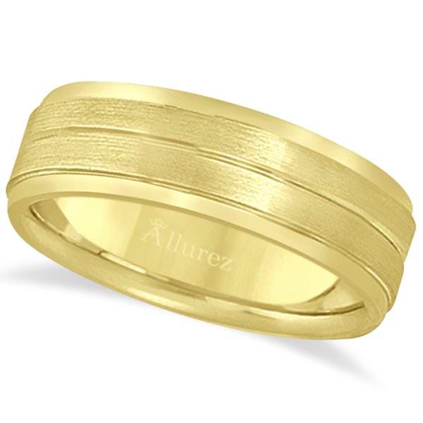 Carved Wedding Band in 14k Yellow Gold For Men (7mm)