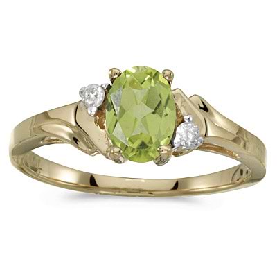 Oval Peridot and Diamond Ring in 14K Yellow Gold (0.95ct)