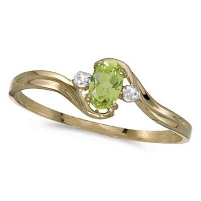 Oval Peridot and Diamond Right-Hand Ring 14K Yellow Gold (0.25ctw)