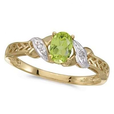 Peridot & Diamond Antique Style Ring in 14K Yellow Gold (0.55ct)
