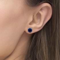 Round Sapphire Stud Earrings in 14k White Gold (4 mm)