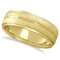 Modern Carved Wedding Band For Men in 14k Yellow Gold (7mm)