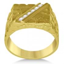 Diamond Accented Engagement Ring in 14k Yellow Gold (0.25ct)