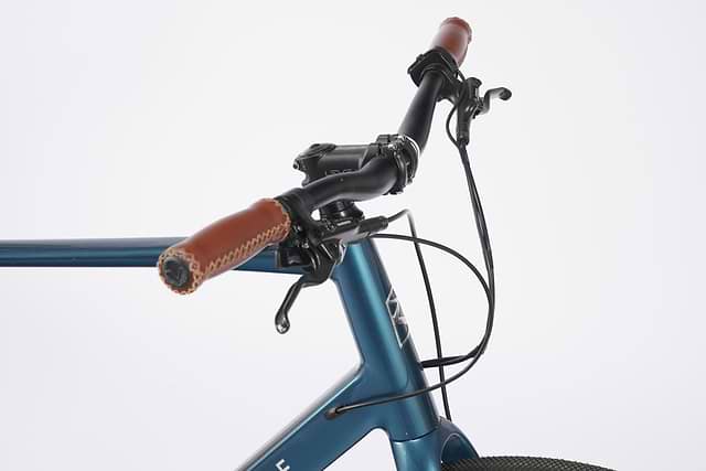 Hybrid xl bike hotsell