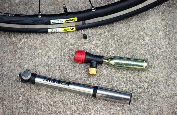 Bike hot sale co2 inflator