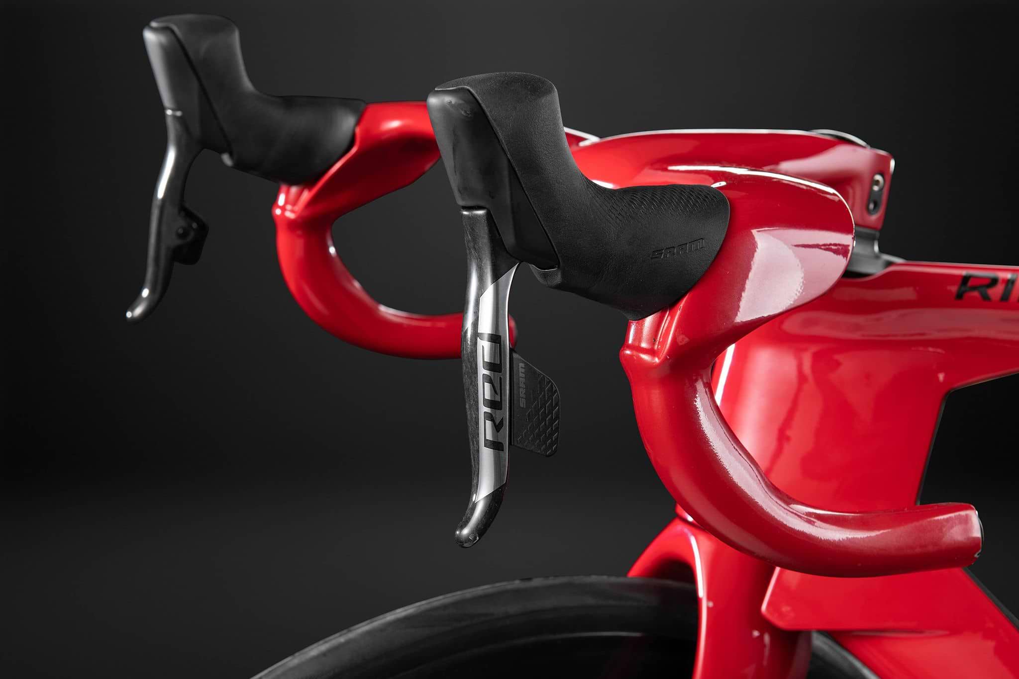 mxw_2048,s_webp,f_auto