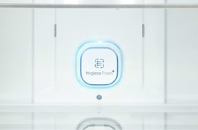 מקרר 4 דלתות מקפיא תחתון 530 ליטר LG GR-608WEDID עם התקן שבת מובנה - גימור זכוכית לבנה אחריות ע"י היבואן הרשמי