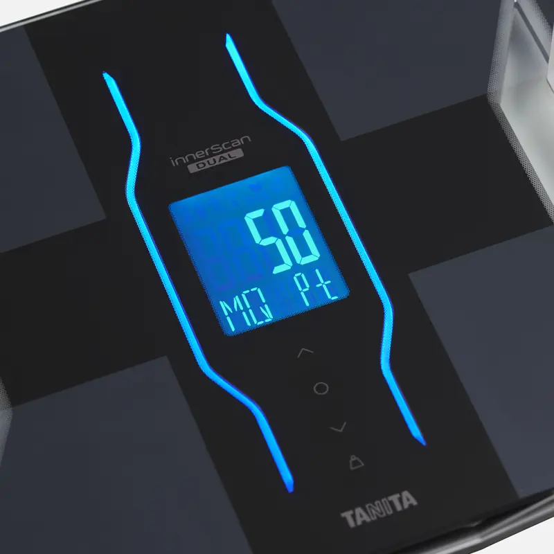 משקל אדם חכם למדידת הרכב גוף Tanita RD953 - צבע שחור חמש שנות אחריות ע"י היבואן הרשמי