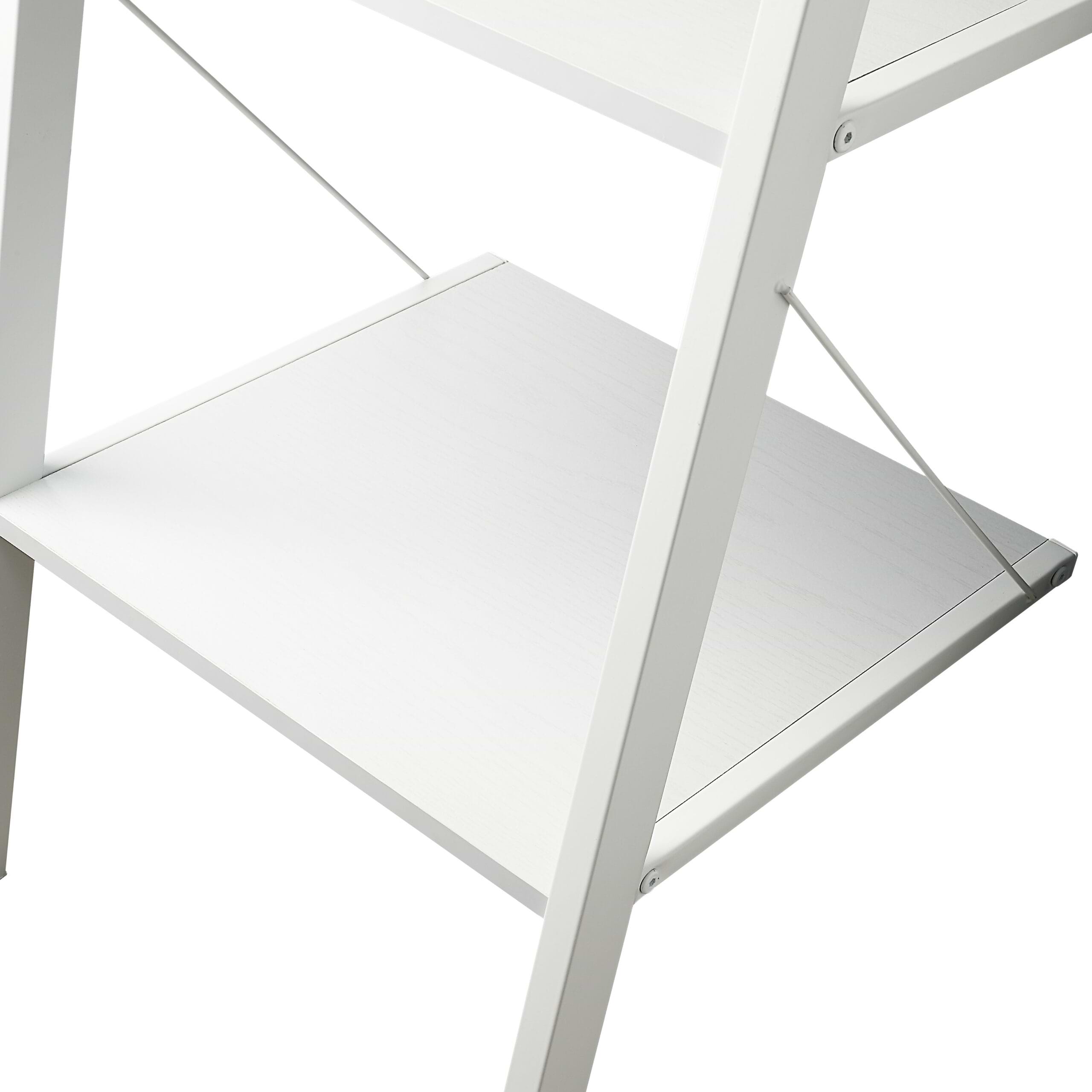 סולם מדפים מבית Mydesign בצבע לבן