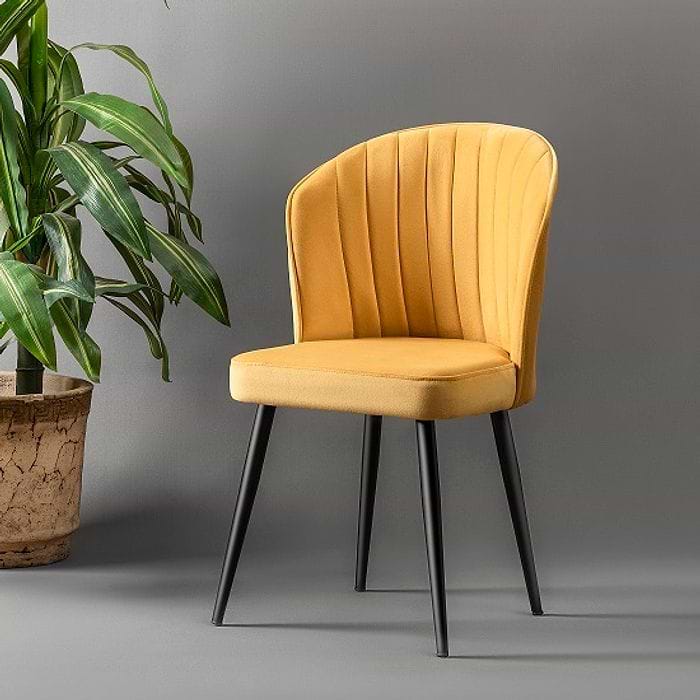 ארבעה כיסאות פינת אוכל מעוצבים דגם יוני עשוי עץ רגלי מתכת ובד רחיץ צבע צהוב LEONARDO 