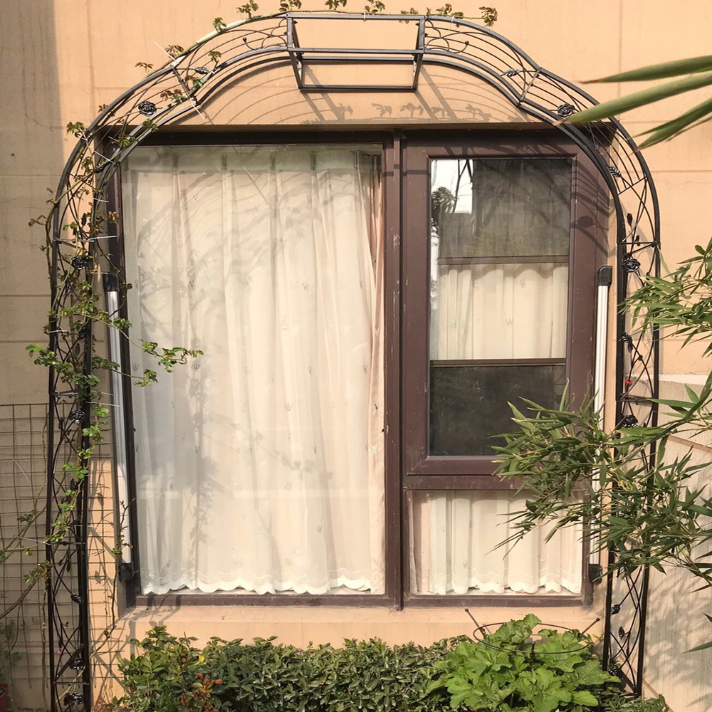 קשת לצמחים מטפסים בגינה - שער כניסה ממתכת ברוחב 190 ס