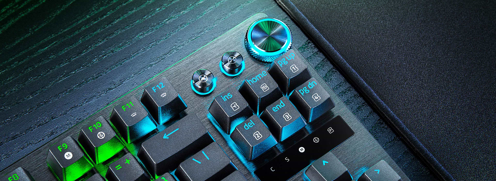 מקלדת גיימינג חוטית Razer Huntsman V3 Pro - צבע שחור שנתיים אחריות ע"י היבואן הרשמי