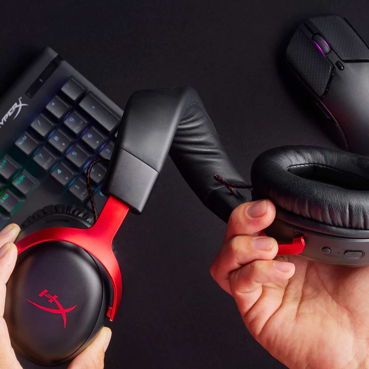 אוזניות גיימינג אלחוטיות HyperX Cloud III - צבע שחור/אדום שנתיים אחריות ע"י היבואן הרשמי