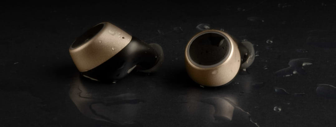 אוזניות אלחוטיות Creative Outlier Gold TWS Super X-Fi - בצבע זהב שנה אחריות ע"י יבואן הרשמי