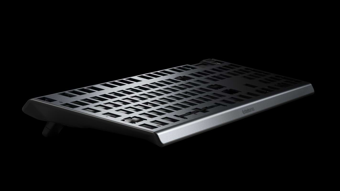 מקלדת גיימינג מכאנית SteelSeries Apex 5 - צבע שחור שנתיים אחריות ע"י היבואן הרשמי
