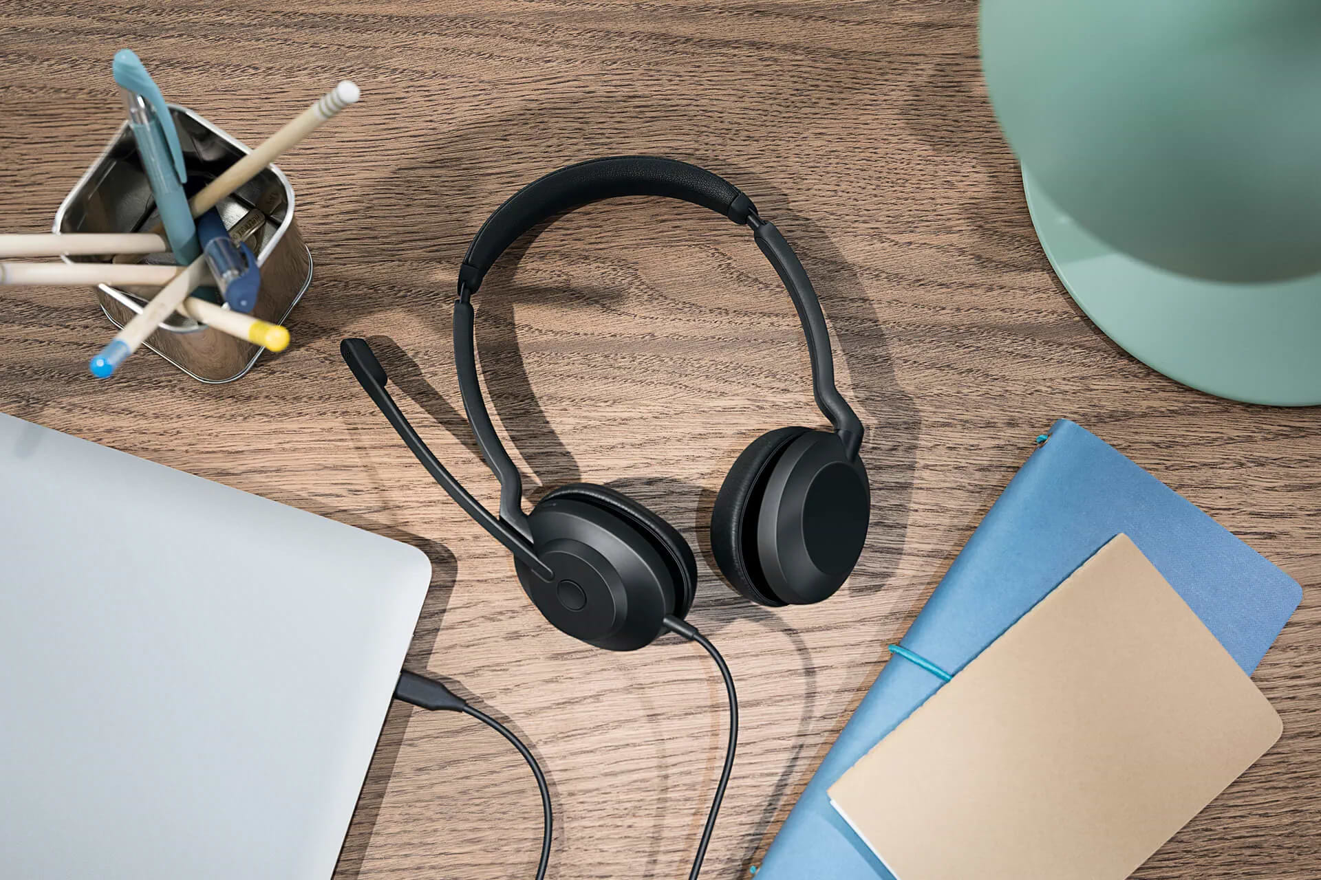 אוזניות חוטיות עם מיקרופון Jabra Connect 4h - צבע שחור שנתיים אחריות ע"י היבואן הרשמי