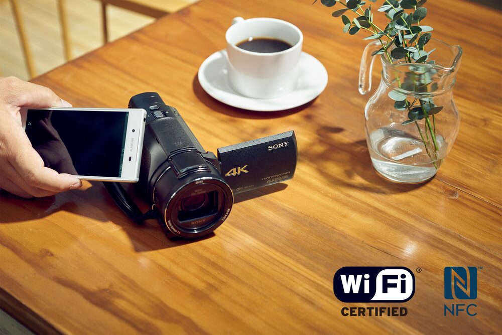 מצלמת וידאו Sony FDR-AX43B UHD 4K - צבע שחור שלוש שנות אחריות ע"י היבואן הרשמי