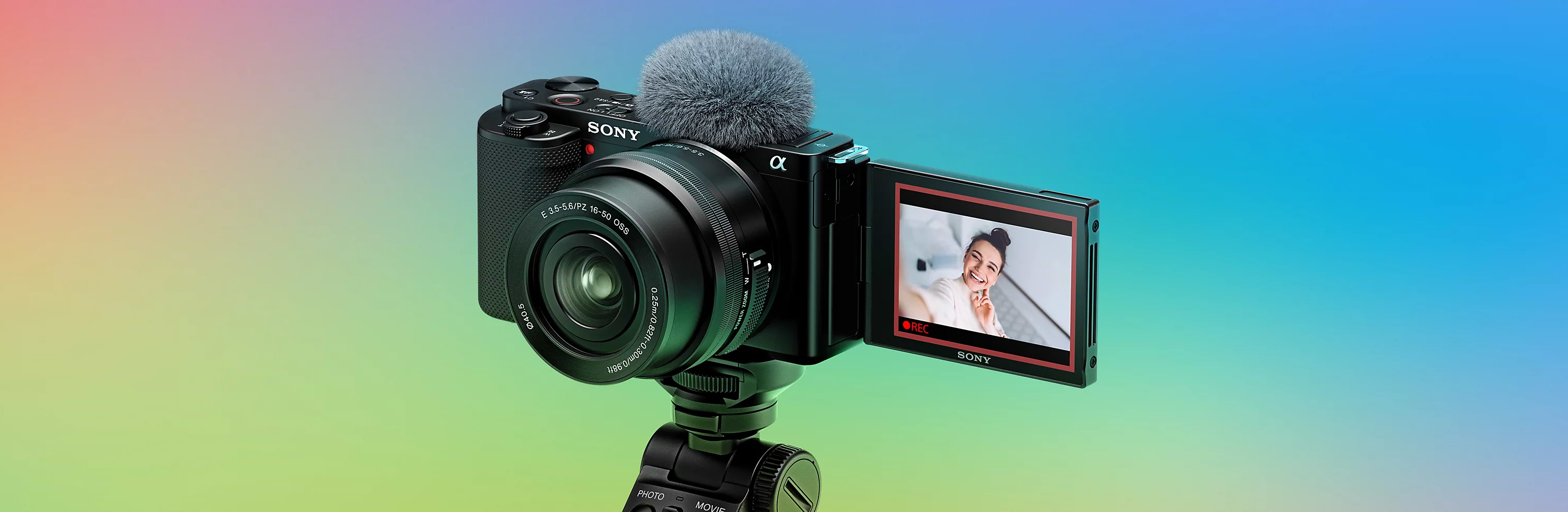 מצלמה דיגיטלית ללא מראה כולל עדשה Sony ZV-E10 E PZ 16-50mm f/3.5-5.6 OSS - צבע שחור שלוש שנות אחריות ע"י היבואן הרשמי