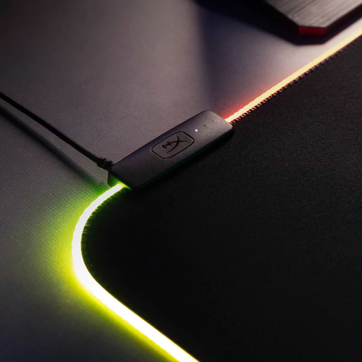 משטח גיימינג לעכבר HyperX Pulsefire Mat RGB - צבע שחור שנתיים אחריות ע"י היבואן הרשמי