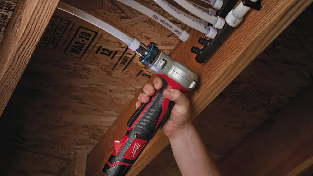 סט מרחיב צינורת PEX 12V עם 3 ראשי הרחבה ו- 2 סוללות 2474-22 / C12 PXP MILWAUKEE
