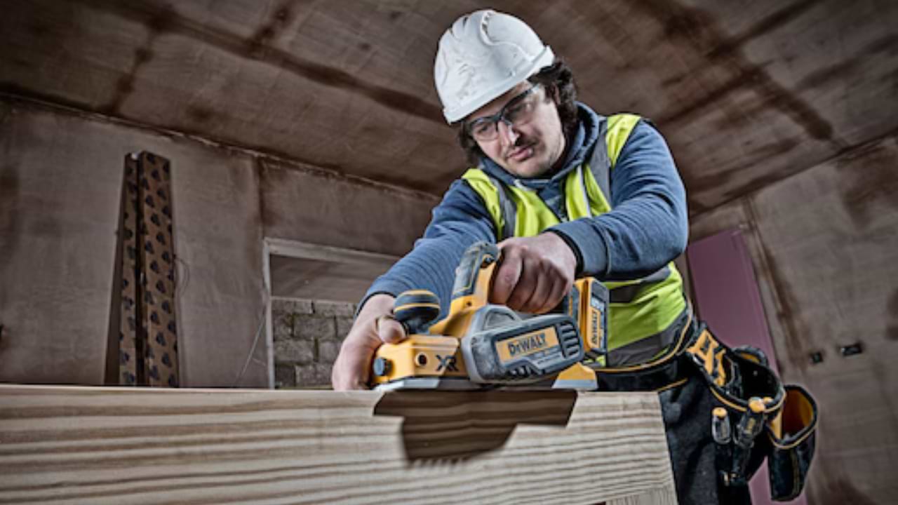 מקצוע 18V בראשלס XR דגם:DCP580N/DCP580B DeWalt - גוף בלבד 