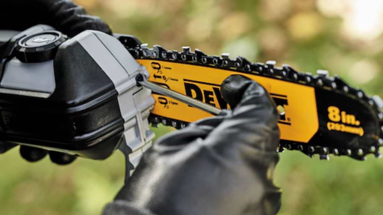 מסור שרשרת טלסקופי לחיתוך ענפים  בראשלס Dewalt DCPS620B / DCMPS567N- גוף בלבד