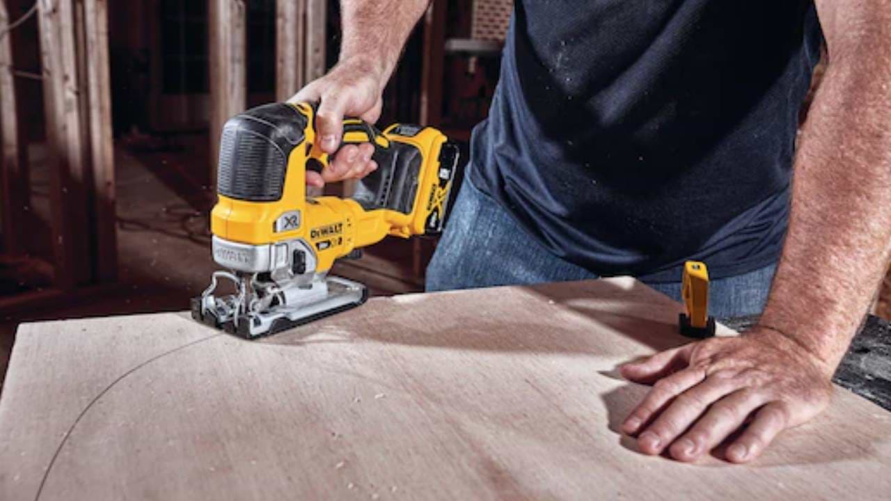 מסור אנכי ג'קסון בראשלס XR 18/20V דגם DCS334N/DCS334B DeWalt - גוף בלבד
