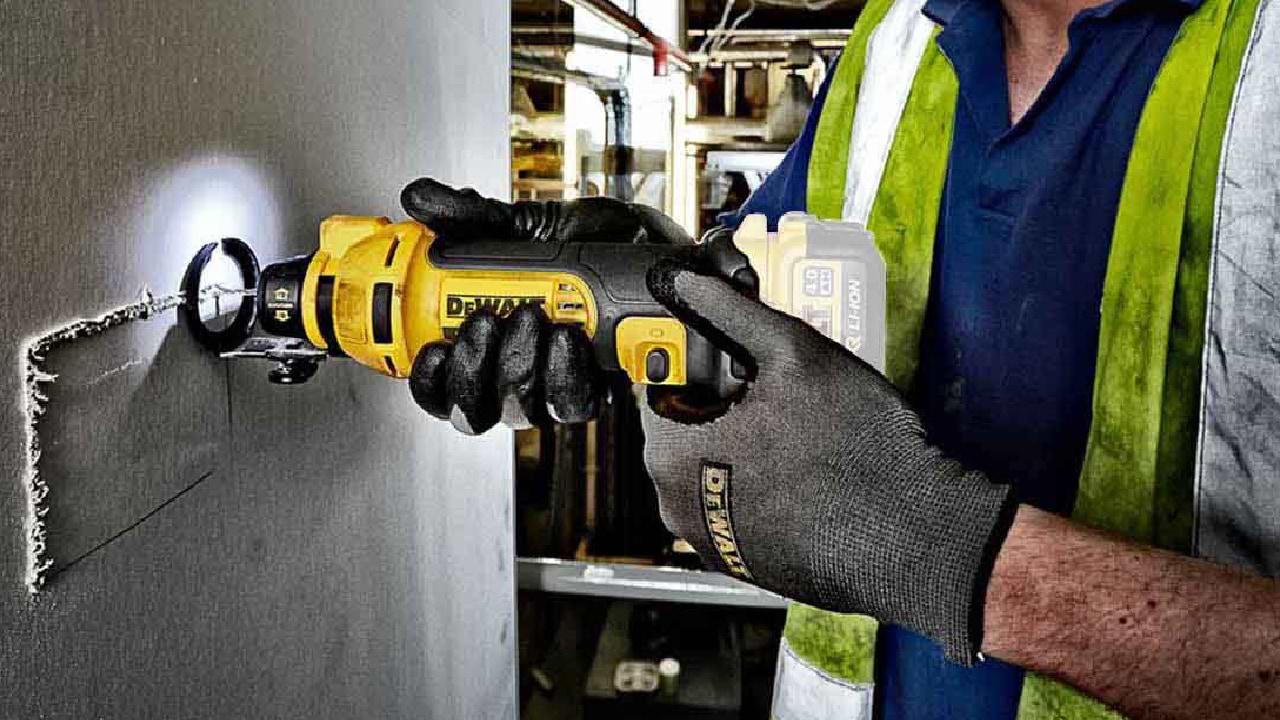 כלי חיתוך לעבודות גבס אינטנסיביות  DCS551N/DCS551B DeWalt  - גוף בלבד