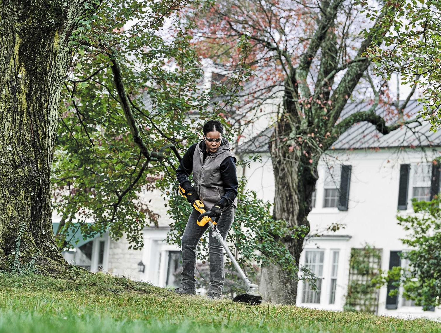 חרמש נטען בראשלס 20V דור שני דגם DeWalt DCST922N - גוף בלבד