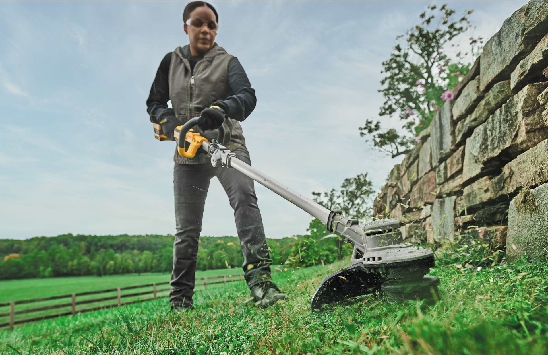 חרמש נטען בראשלס 20V דור שני דגם DeWalt DCST922N - גוף בלבד