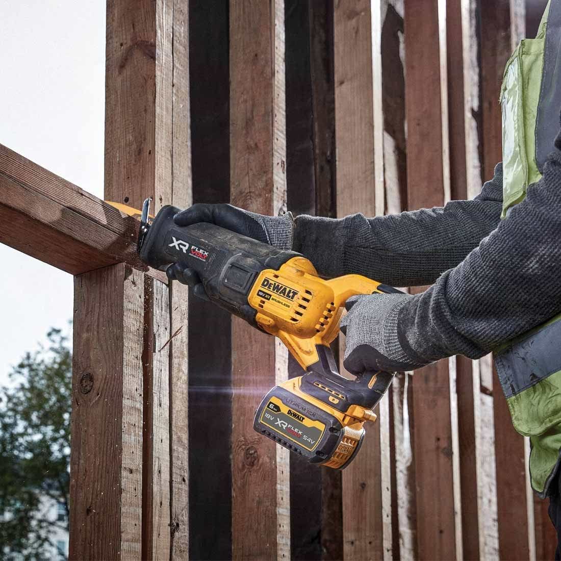 מסור חרב ארוך V18/20 בראשלס FLEXVOLT ADVANTAGE דגם DCS386N DeWalt - גוף בלבד