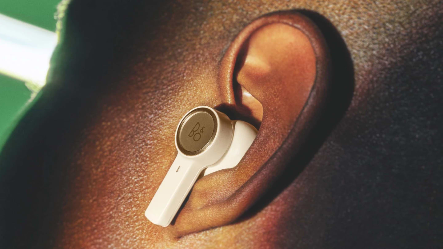 אוזניות אלחוטיות  Bang & Olufsen Beoplay EX - צבע שחור ותכלת שלוש שנות אחריות ע"י יבואן הרשמי