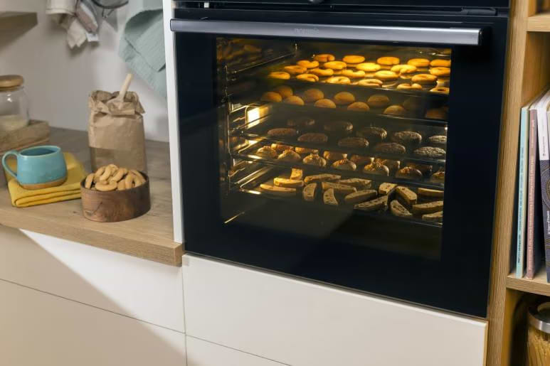 תנור אפייה בנוי פירוליטי 77 ליטר Gorenje Essential Line OPS84BG - גימור שחור אחריות ע"י היבואן הרשמי