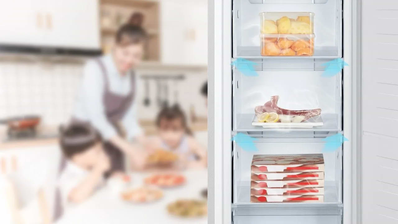 מקפיא 7 תאים 240 ליטר Hisense NF FV298N4ACE - גימור נירוסטה אחריות ע"י היבואן הרשמי