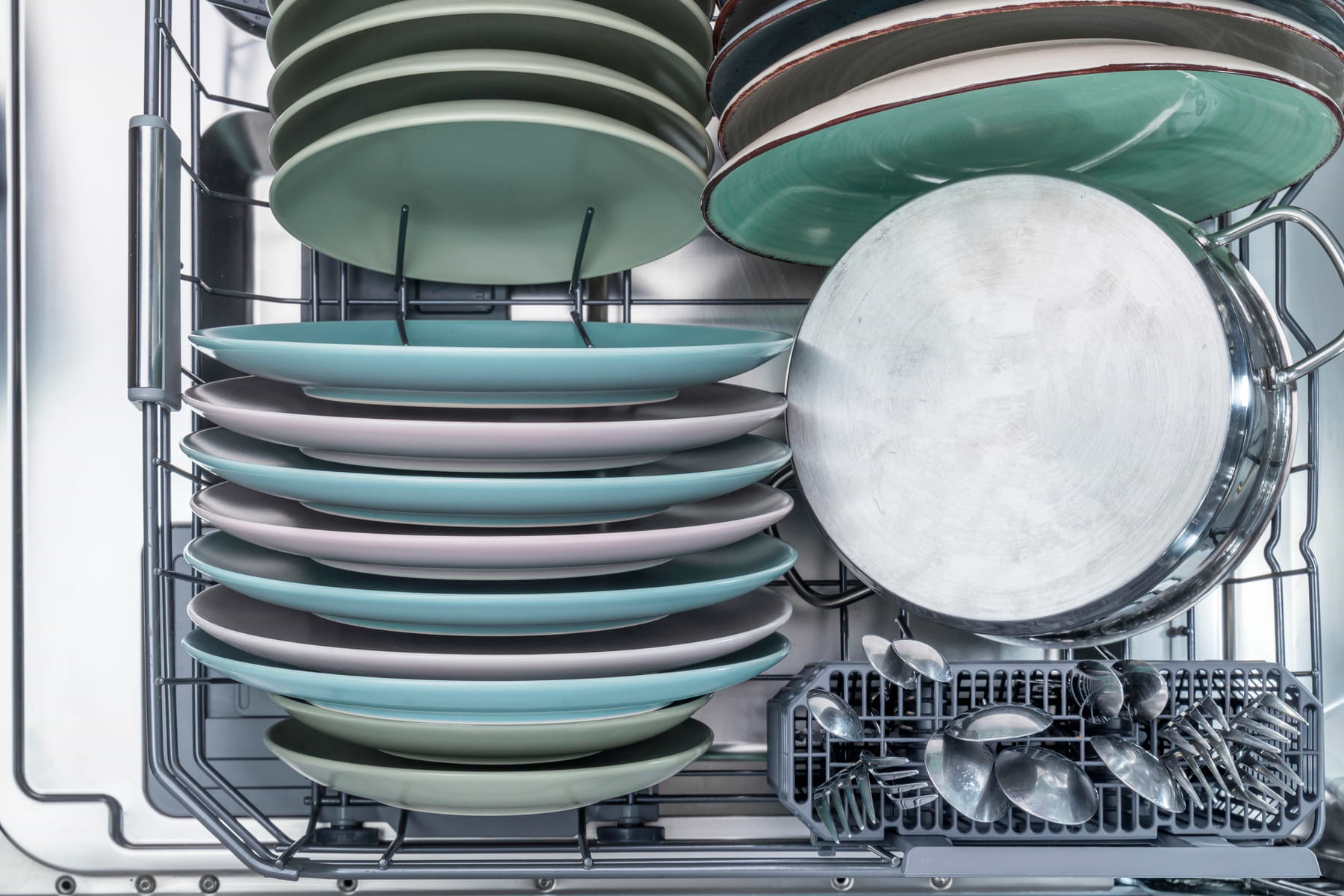 מדיח כלים אינטגראלי 13 מערכות כלים Hisense HV642E61 - אחריות ע"י היבואן הרשמי