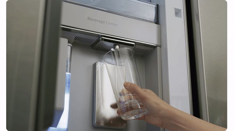 מקרר 4 דלתות מקפיא תחתון 678 ליטר Samsung RF72DG9620B1 עם קיוסק + התקן שבת מובנה - גימור שחור מוברש אחריות ע