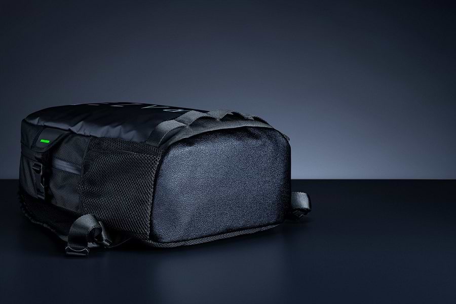 תיק גב למחשב נייד Razer Rouge Backpack V3 13" - צבע שחור לבן שנתיים אחריות ע"י היבואן הרשמי
