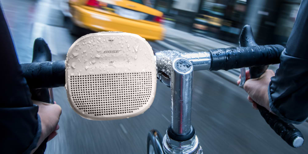 רמקול אלחוטי נייד Bose Soundlink Micro - צבע כחול אבן שנה אחריות ע"י היבואן הרשמי