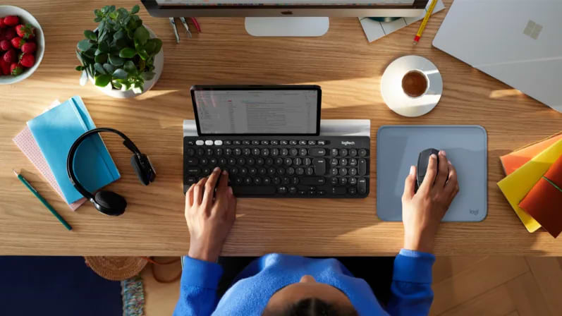 משטח לעכבר Logitech Mouse Pad - Studio Series - צבע כחול שנתיים אחריות ע"י היבואן הרשמי