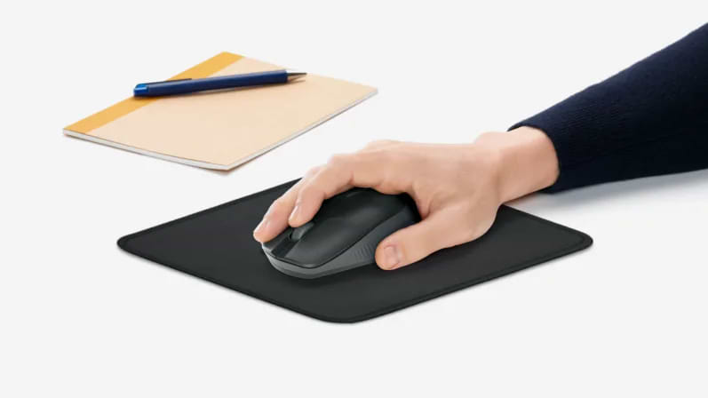 משטח לעכבר Logitech Mouse Pad - Studio Series - צבע כחול שנתיים אחריות ע"י היבואן הרשמי