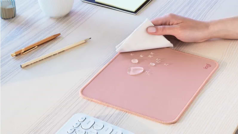 משטח לעכבר Logitech Mouse Pad - Studio Series - צבע כחול שנתיים אחריות ע"י היבואן הרשמי