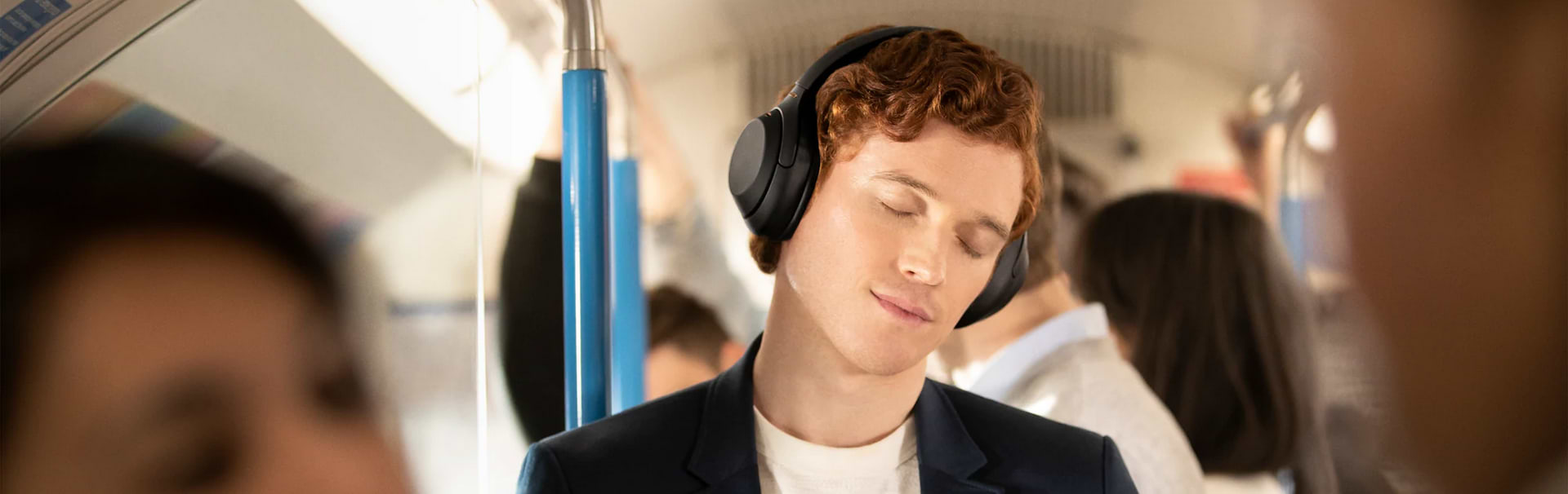אוזניות אלחוטיות Sony WH-1000XM4 - צבע שחור שנתיים אחריות ע"י ידי היבואן הרשמי