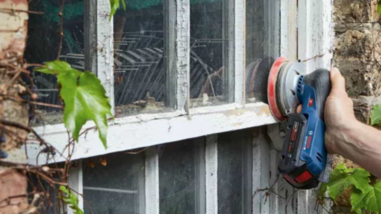 מלטשת אקצנטרית 18V בראשלס 5" עם בורר מהירויות- גוף בלבד GEX18V-5N / GEX18V-125 BOSCH