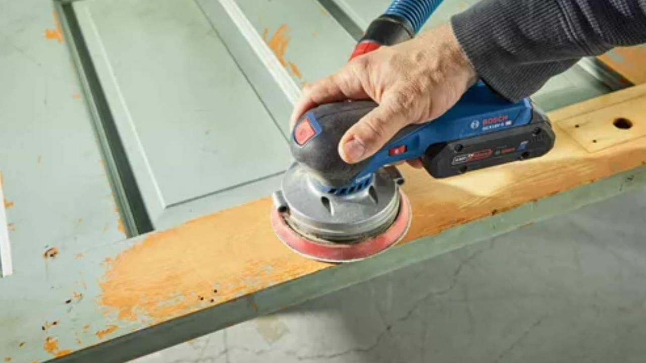 מלטשת אקצנטרית 18V בראשלס 5" עם בורר מהירויות- גוף בלבד GEX18V-5N / GEX18V-125 BOSCH