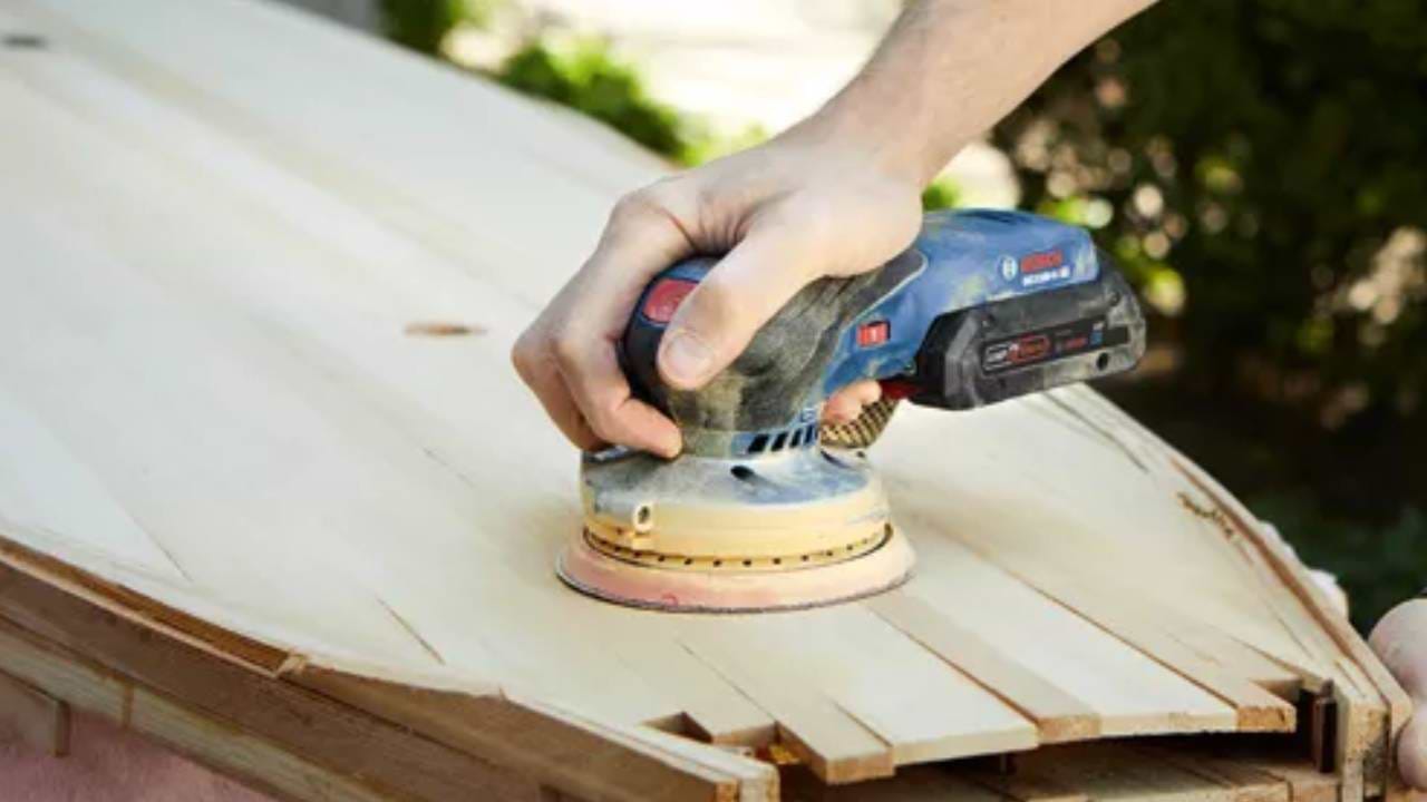 מלטשת אקצנטרית 18V בראשלס 5" עם בורר מהירויות- גוף בלבד GEX18V-5N / GEX18V-125 BOSCH