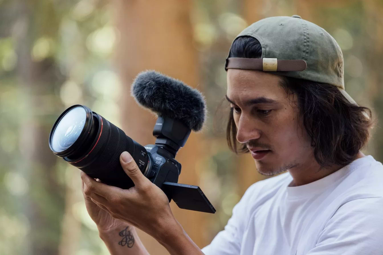 מצלמה דיגיטלית ללא מראה גוף בלבד Canon EOS R6 Mark II - צבע שחור שלוש שנות אחריות ע"י היבואן הרשמי