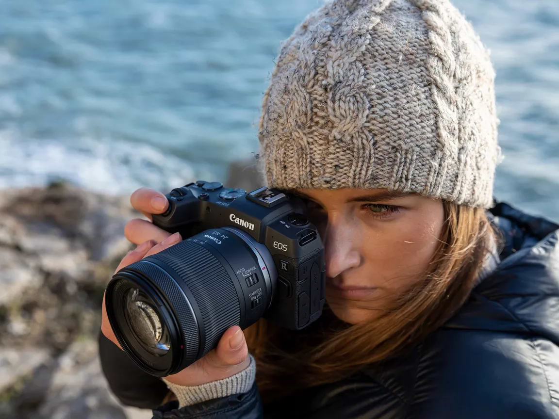 מצלמה דיגיטלית ללא מראה כולל עדשה Canon EOS RP RF 24-105mm f/4-7.1 IS STM - צבע שחור שלוש שנות אחריות ע"י היבואן הרשמי