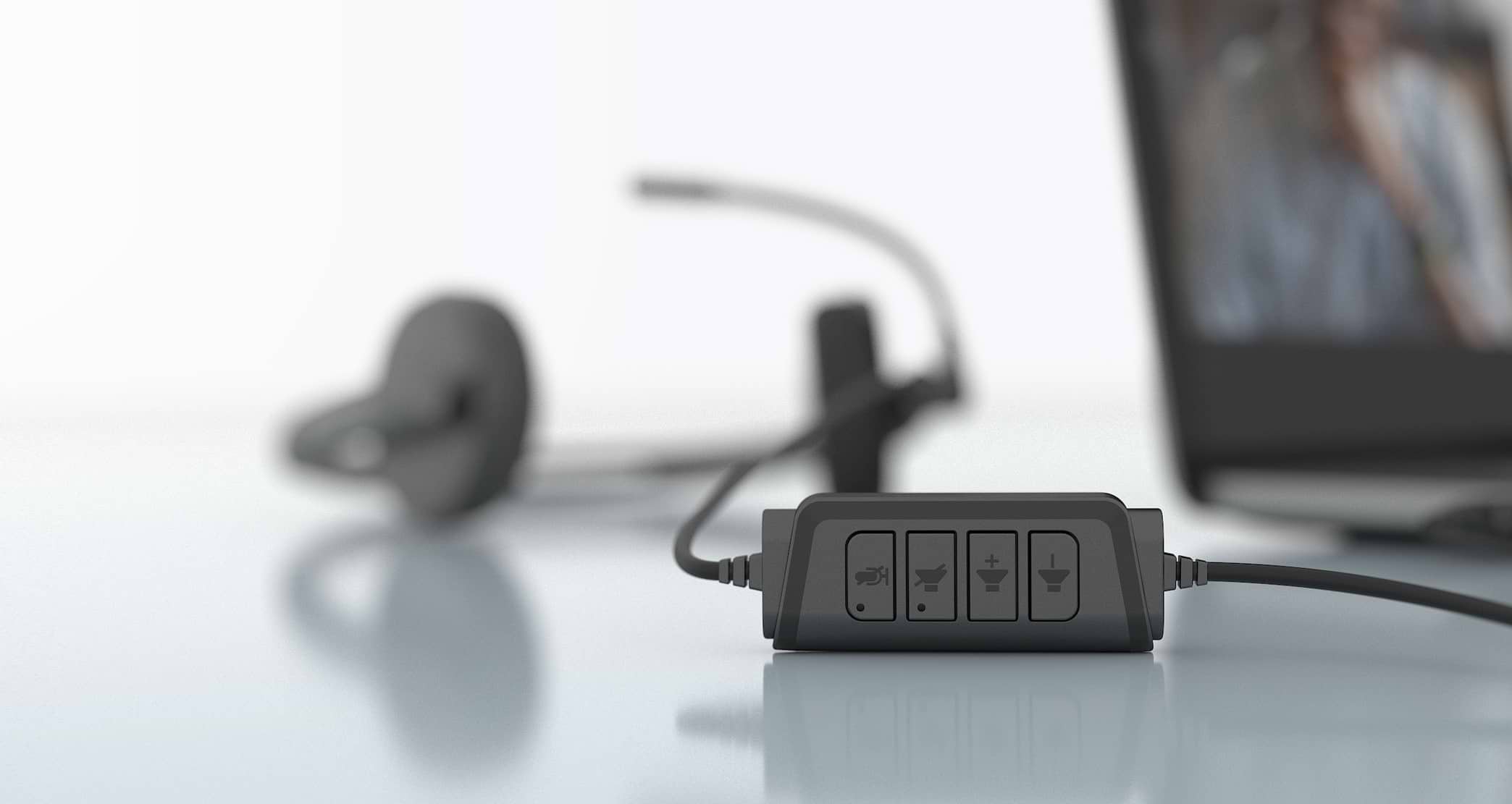 אוזניות חוטיות Creative HS-220 USB - צבע שחור שנה אחריות ע"י היבואן הרשמי